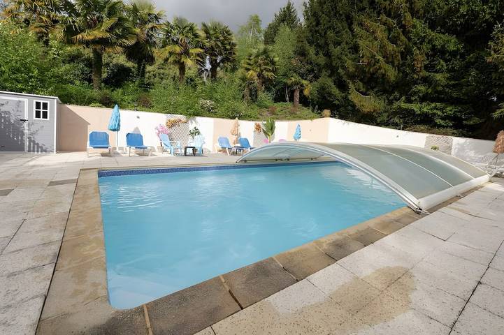 Maison de vacances pour 6 personnes, avec piscine ainsi que jardin et balcon, animaux acceptés