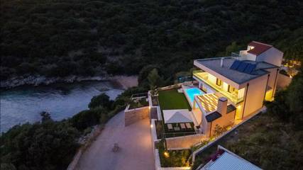 Villa für 12 Personen, mit Pool und Garten auf Pag