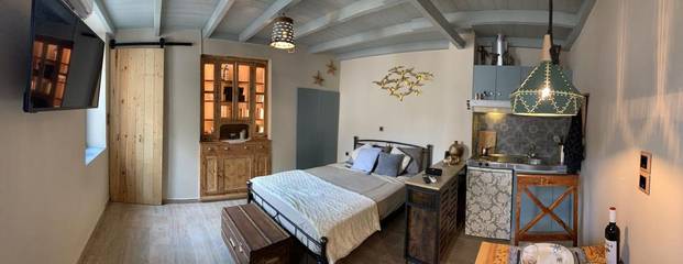 Gîte pour 2 personnes, avec terrasse et vue, animaux acceptés dans Pythagoreio