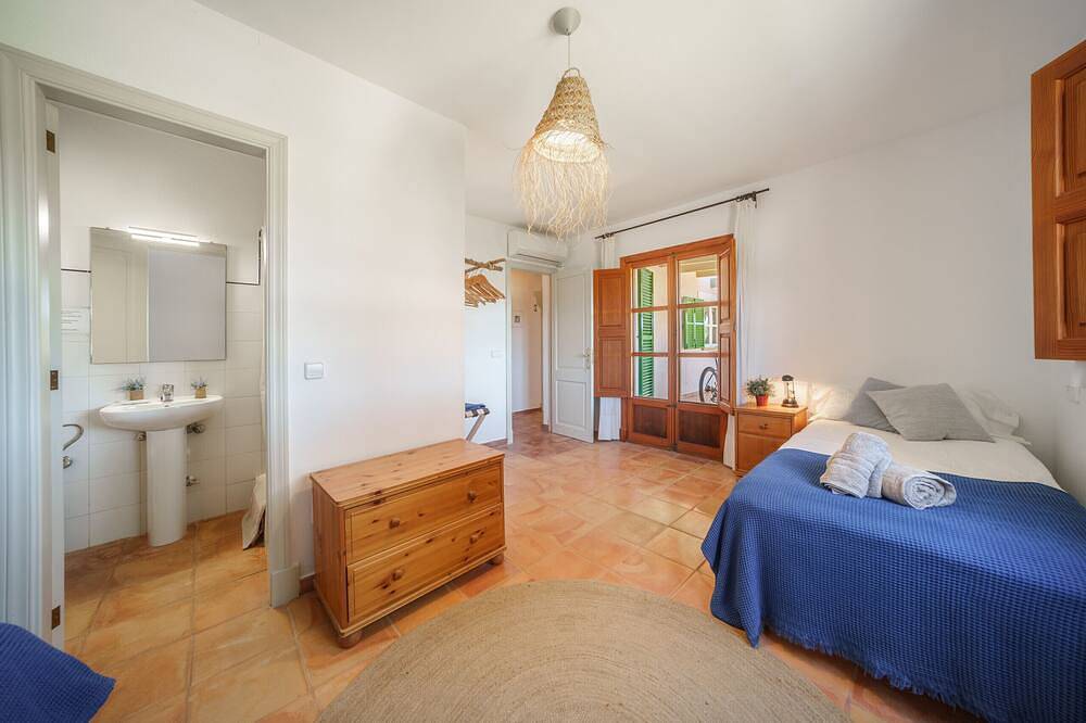 Can Soler by Rentallorca in Porreres, Mallorca Süden