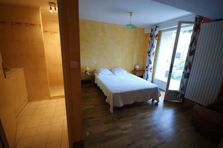 Location de vacances pour 6 personnes, avec balcon et jardin à Bessan - 2