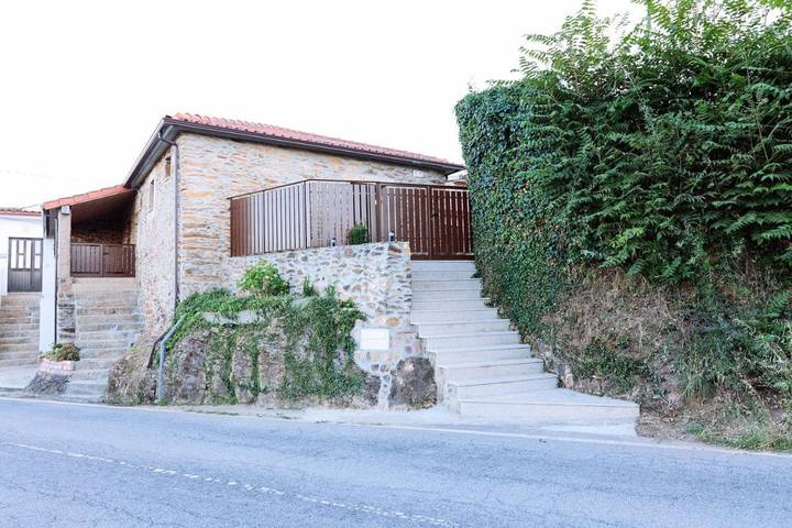 Maison de campagne pour 2 personnes, avec Terrasse et Jardin ainsi que Piscine et Vue dans Arco de Baúlhe - 2