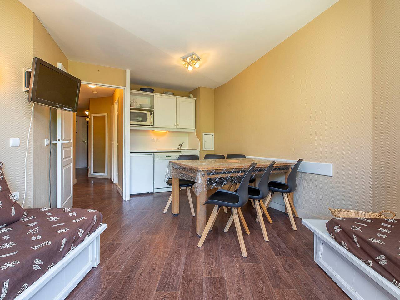 Appartement entier, Appartement ski aux pieds pour 6 à Avoriaz avec balcon et Wifi in Morzine, Les Portes du Soleil