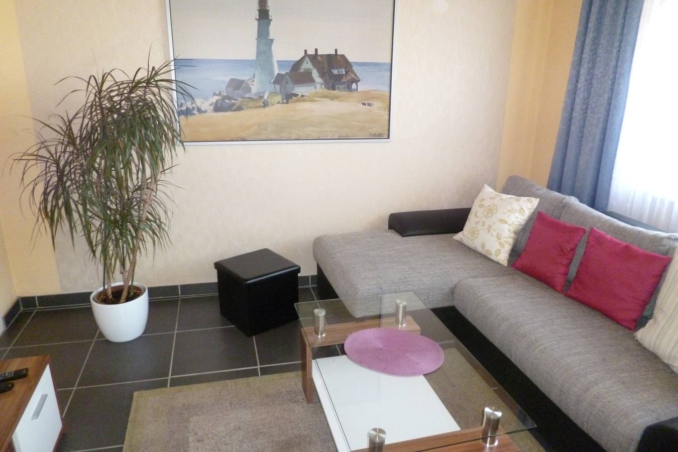Ganze Wohnung, Ferienwohnung 'Haus Uni Koblenz Wohnung 1' mit Gemeinschaftsterrasse und Wlan in Metternich, Koblenz