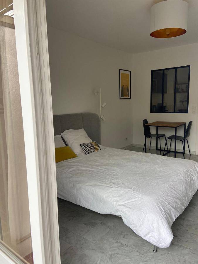 Gîte pour 2 personnes, avec terrasse et vue dans Cathedrale Orthodoxe Saint Nicolas Nice - 3