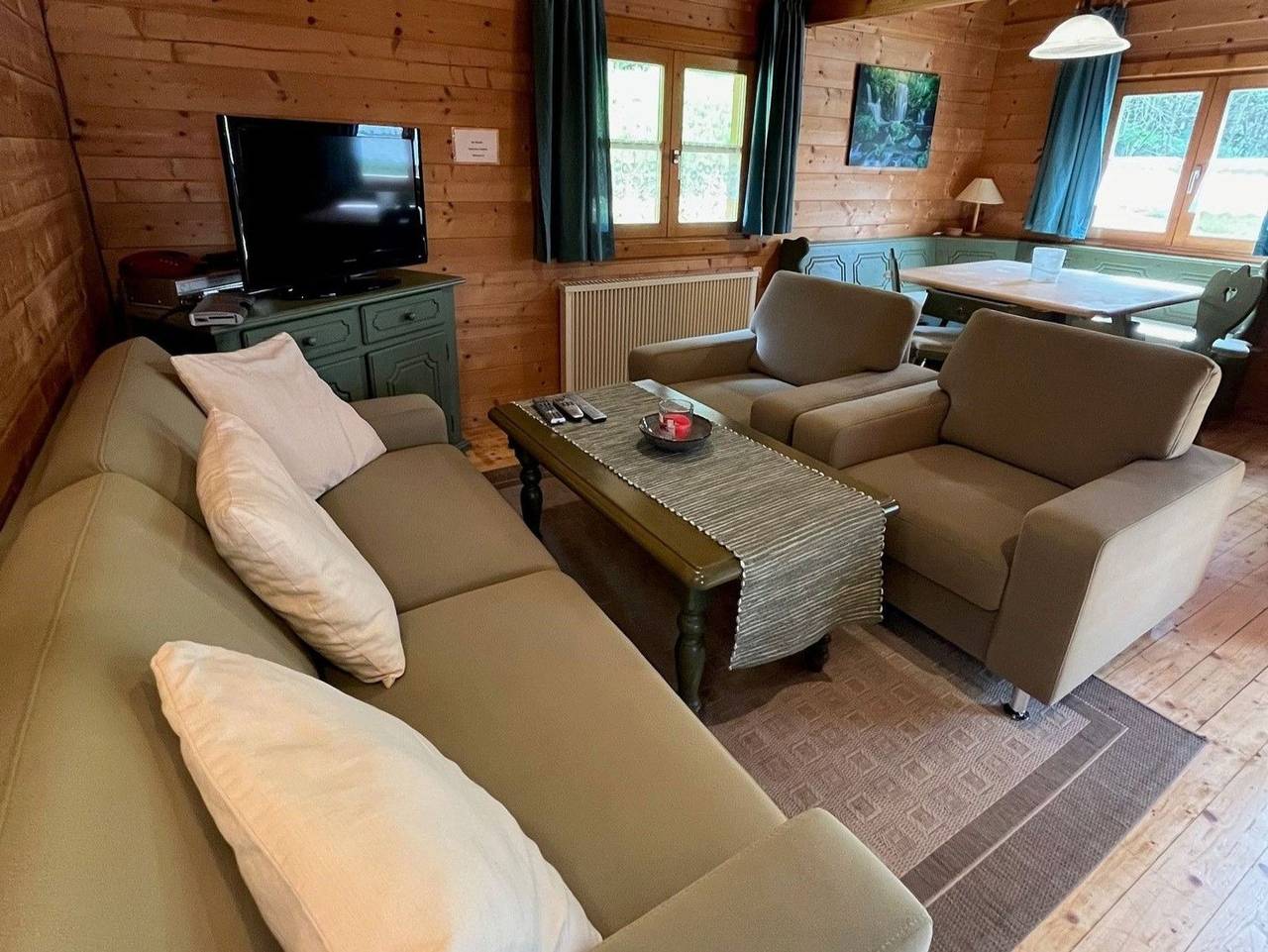 Naturerlebnisdorf Stamsried im Bayerischen Wald - Sta-11 - Gemütliches Holzblockhaus m überdachter Veranda Ht in Stamsried, Ostbayern