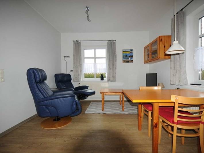 Ferienwohnung für 2 Personen, mit Terrasse und Garten in Carolinensiel - 4