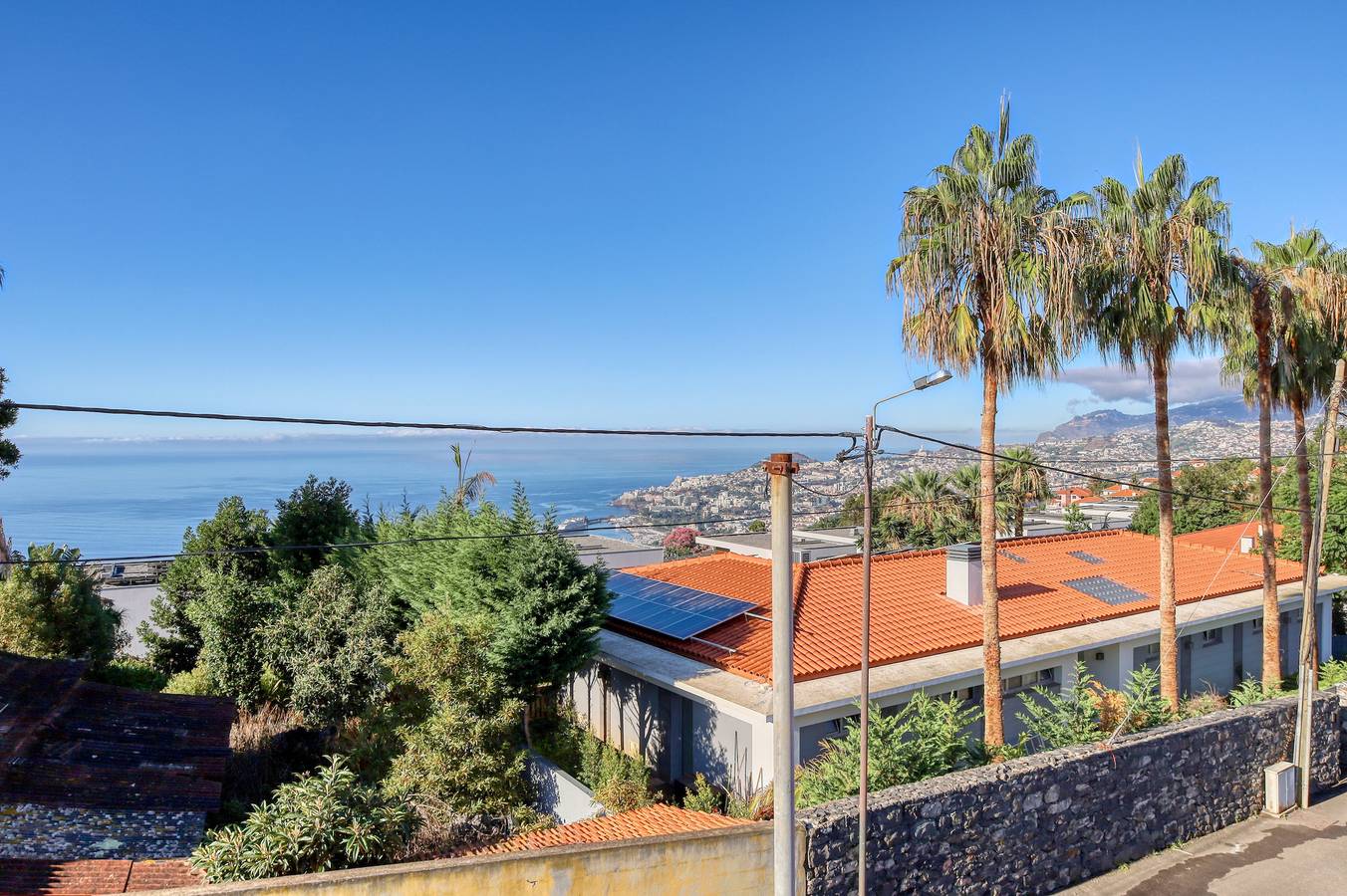 Funchal Hills, a Home in Madeira in São Gonçalo, Île de Madère