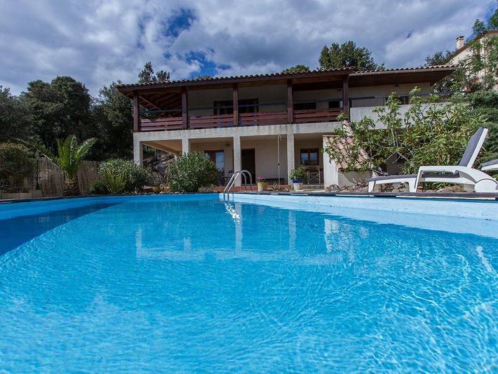 Gîte pour 8 personnes, avec jardin et piscine à Cabrerolles - 2