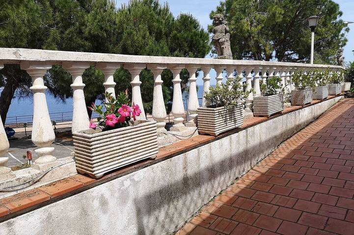 Ferienwohnung für 5 Personen, mit Balkon und Garten in Laigueglia