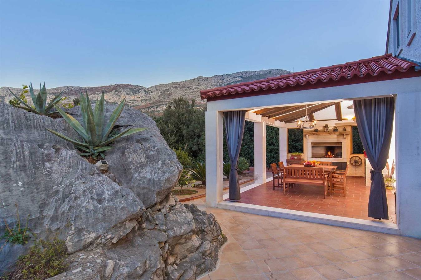 Villa Casa Colori with Swimming Pool in Grad Dubrovnik, Dubrovnik-Neretva