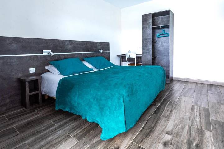 Hôtel pour 2 personnes, avec terrasse, animaux acceptés à Surgères - 4