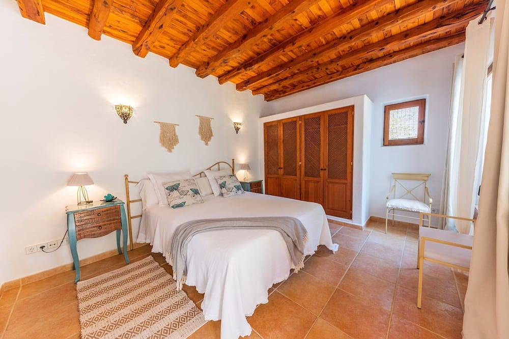 Paradies In Ihrer Reichweite - Villa Mit Pool In Der Ibicenca-Landschaft in Santa Eulària des Riu, Ibiza Osten