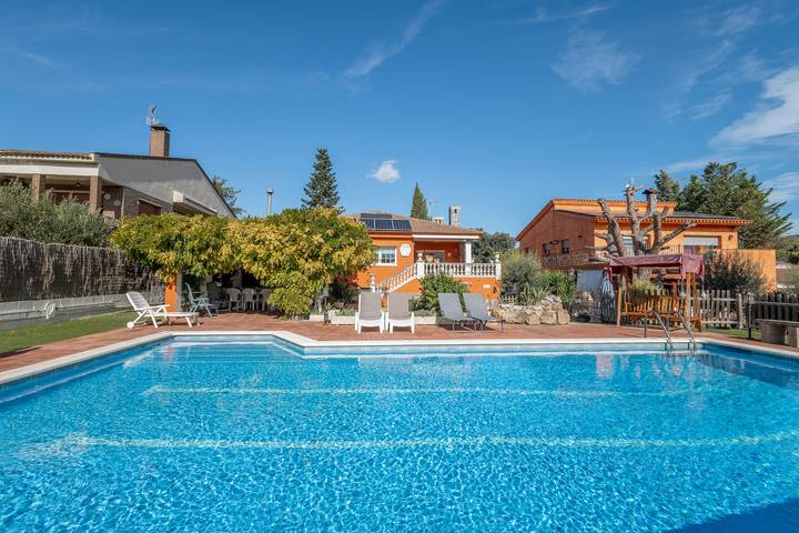Casa rural para 6 personas, con jardín en Olérdola