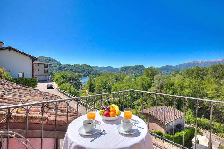 Villa für 6 Personen, mit Kinderpool und Seeblick