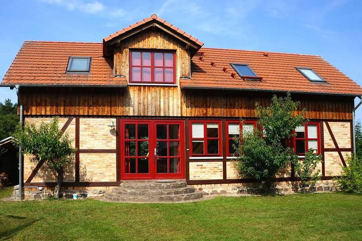 Ferienhaus für 5 Personen, mit Balkon und Garten