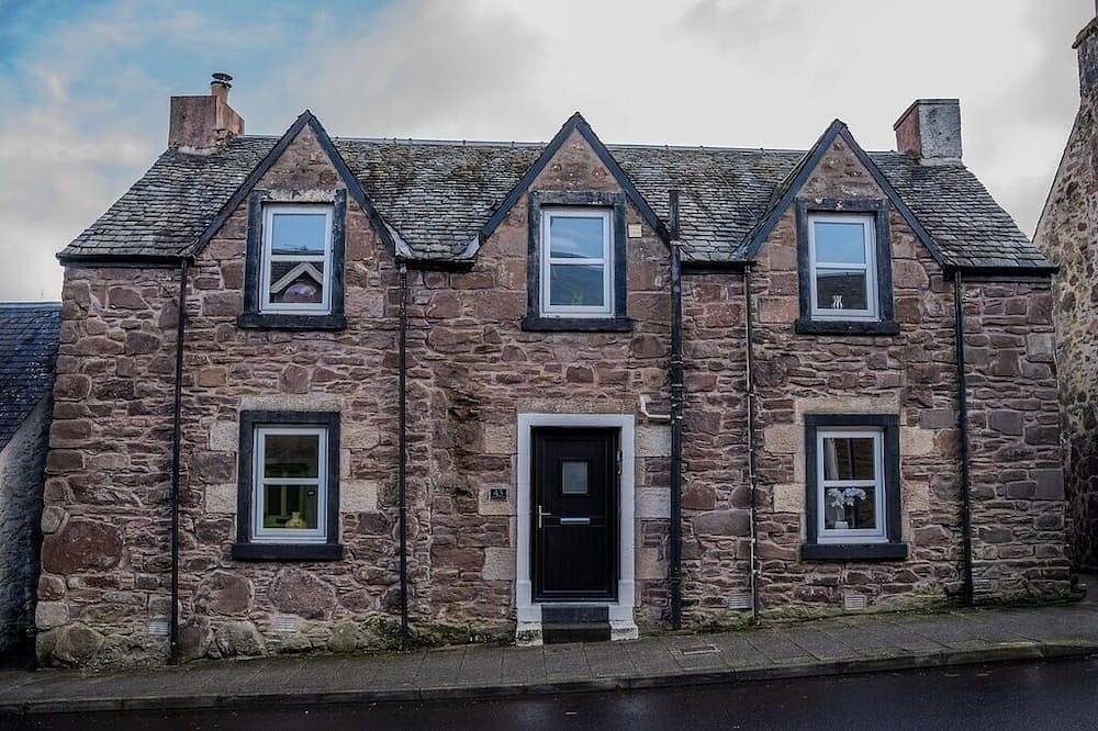 Willoughby Cottage - Rustic Retreat in Crieff in Perthshire