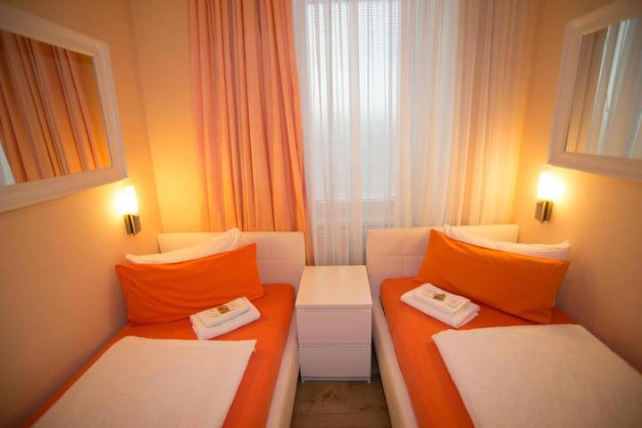 BnB für 5 Personen, mit Terrasse, mit Haustier in Brandenburg - 4