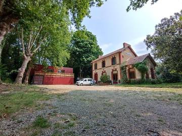 Gîte pour 8 personnes, avec jardin ainsi que vue et balcon à Plessé