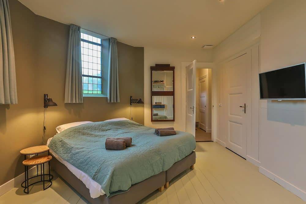 Church conversion for a unique stay and experience: 5 bedrooms and 5 bathrooms in Niederländische Nordsee