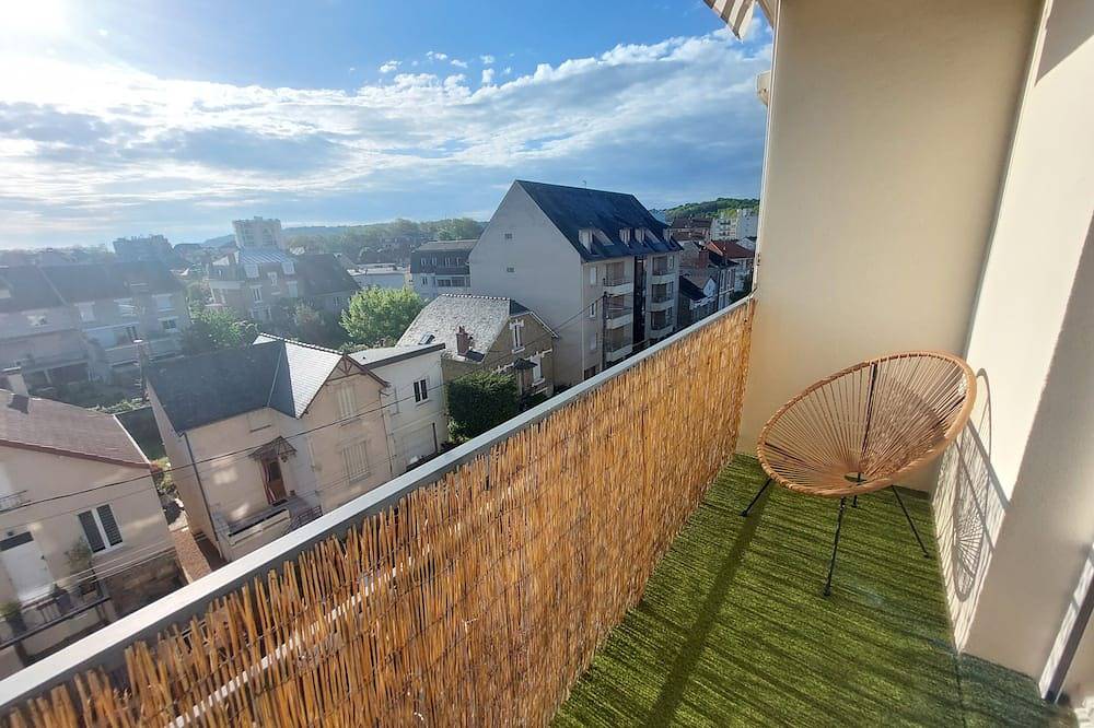 Entire apartment, Le Cosy Gaillard, 3 stars. City view and private parking space. in Brive-la-Gaillarde, Brive-la-Gaillarde region