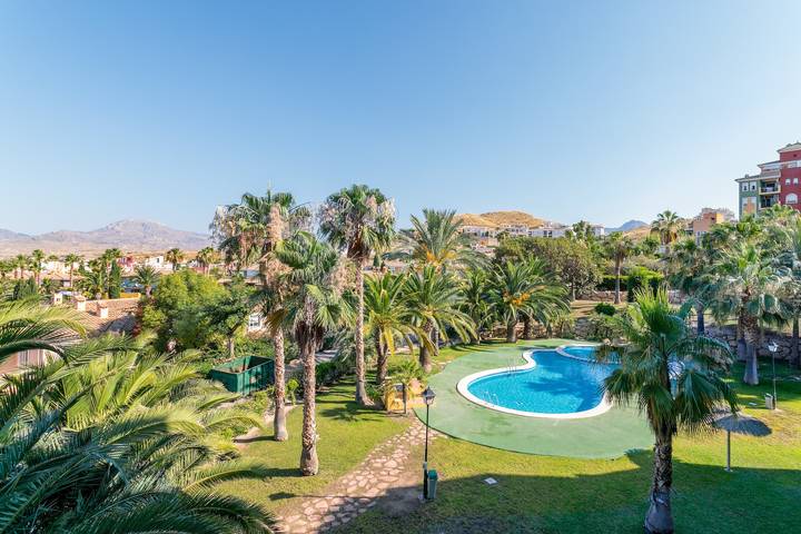 Apartamento entero, Apartamento 'Las Lomas De Bonalba' con vistas a la montaña, Wi-Fi y aire acondicionado in Muchamiel, Costa Blanca