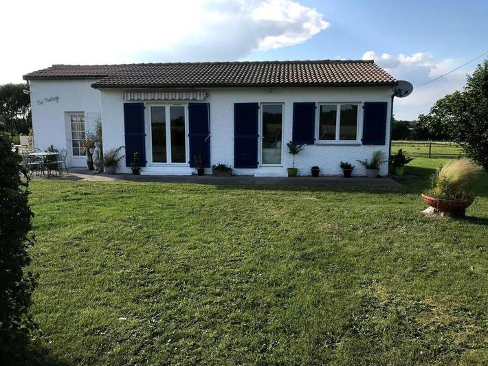Gîte pour 6 personnes, avec Jacuzzi et Jardin ainsi que Piscine et Vue à Villemain