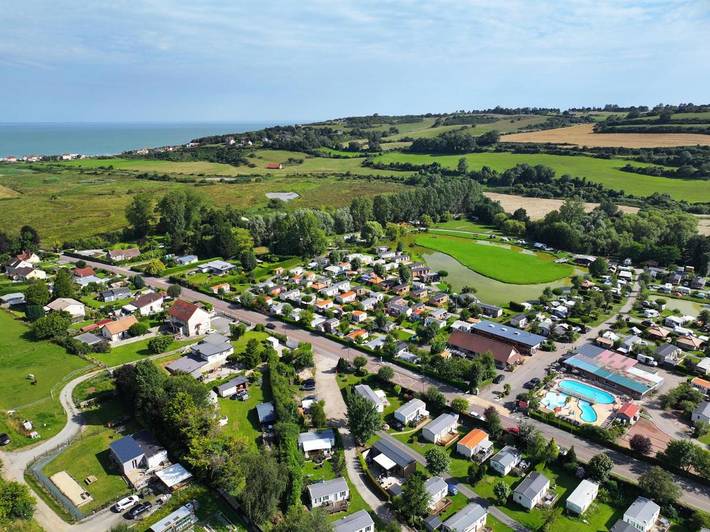 Camping pour 2 personnes, avec Terrasse ainsi que Jardin et Piscine