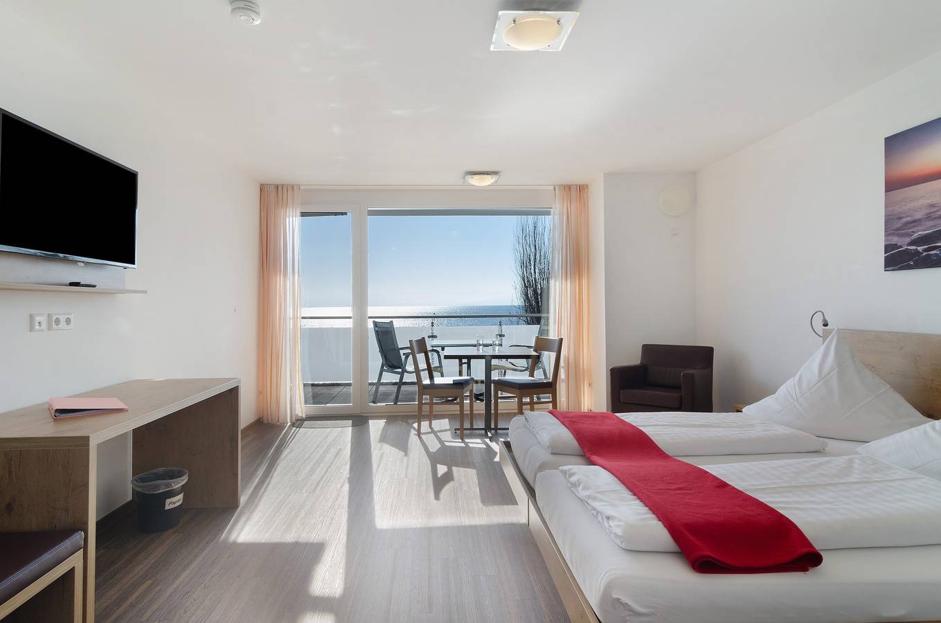 Ganze Wohnung, Appartement Typ A1 2 Og Nr 21, 36 qm für 1-3 Personen max. 2 Erwachsene + 1 Kind bis 2 Jahre in Immenstaad, Immenstaad am Bodensee