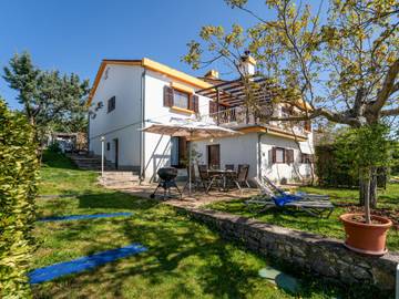 Ferienwohnung für 4 Personen, mit Garten und Terrasse in Njivice