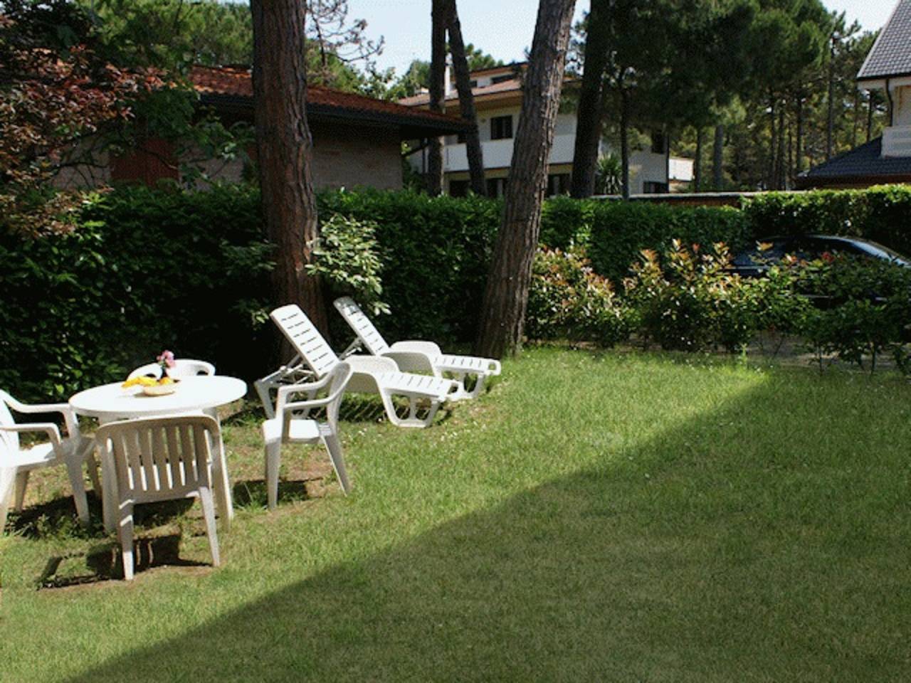 Entire apartment, Cozy flat with private fenced garden a few steps from Lignano Sabbiadoro beach in Lignano Riviera, Lignano Sabbiadoro