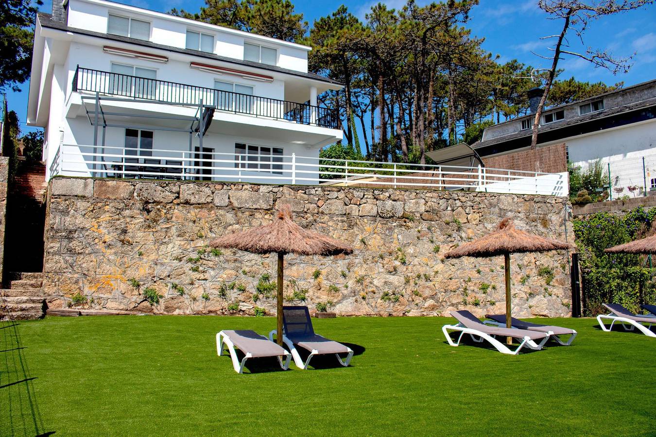 Casa 'La Marisol Ribeira' con vistas al mar, terraza privada y Wi-Fi in Riveira, Rias Baixas