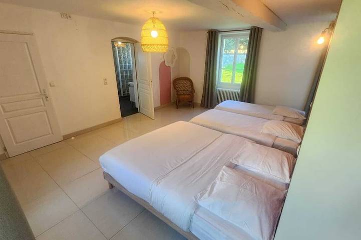 Location de vacances pour 6 personnes, avec piscine ainsi que jacuzzi et jardin dans Saint-Médard (Indre) - 3