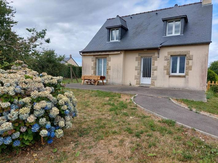 Location de vacances pour 9 personnes, avec Terrasse ainsi que Jardin et Vue à La Croix-Avranchin - 4