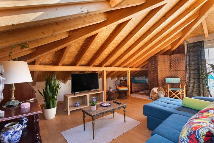 Entire apartment, 'Waves Inn' Surf, Beach & Relax. With Wi-Fi in Silveira, Lisbon District