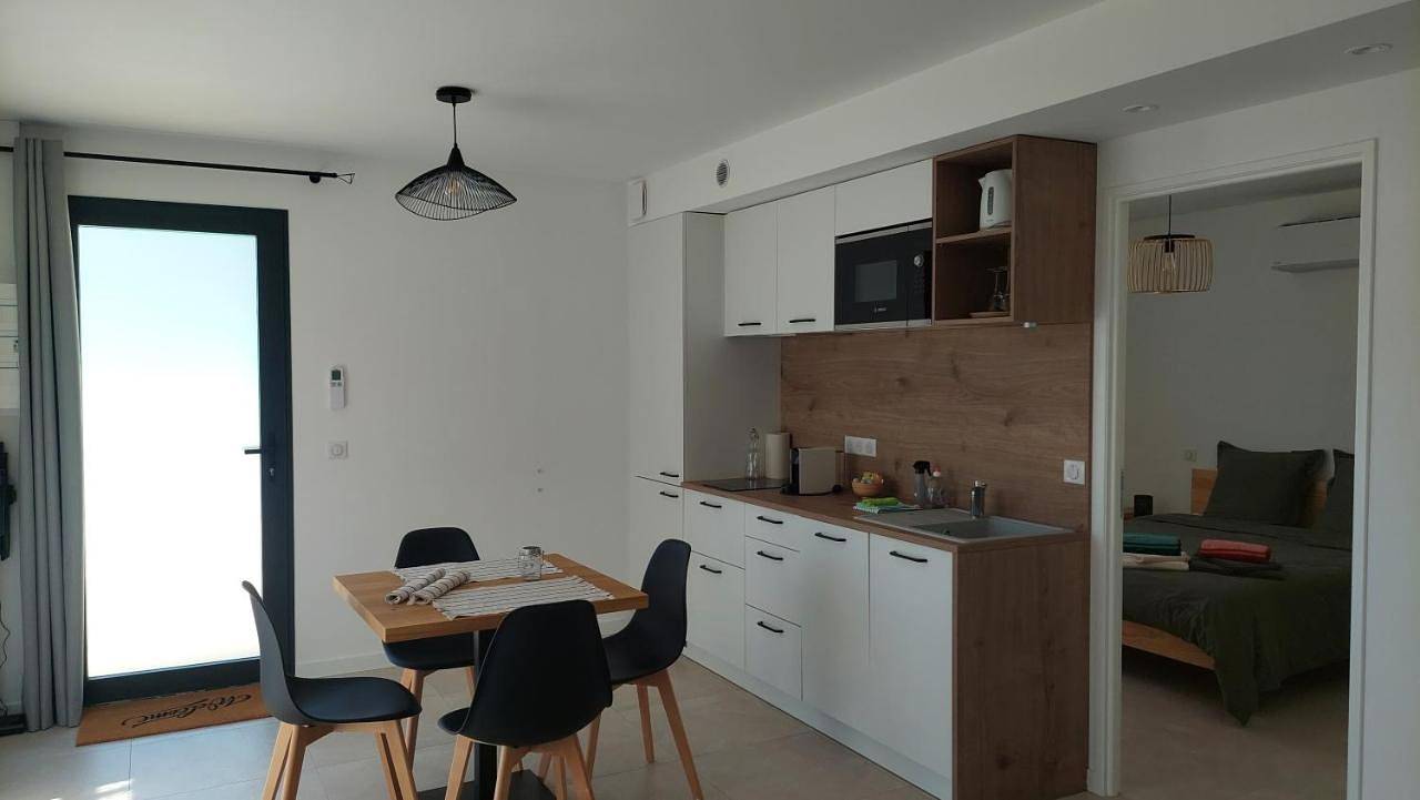 Appartement entier, Terre de Crussol - Gite 3 étoiles en Ardèche, avec piscine et clim, 2-4 personnes in Saint-Péray, Région de Tournon-sur-Rhône