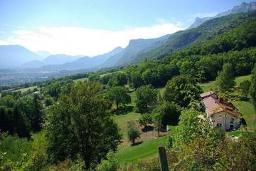 Gîte pour 6 personnes, avec jardin et terrasse à Claix