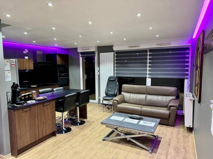 Gîte pour 4 personnes, avec vue ainsi que piscine et terrasse, animaux acceptés à Besançon - 3