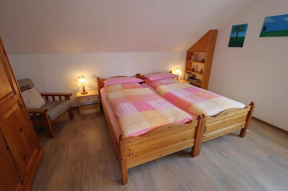 Ganze Wohnung, Ferienwohnung mit Balkon und tollem Ausblick und kostenfreies Wlan in Bad Steben, Landkreis Hof