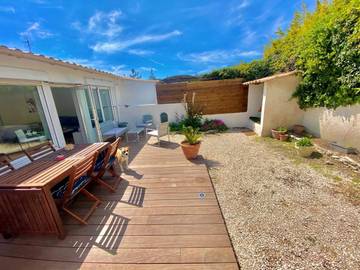 Gîte pour 4 personnes, avec terrasse et jardin à Peypin