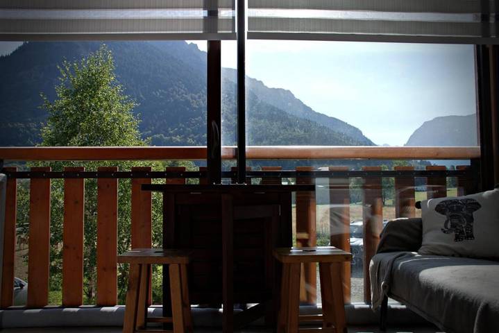 Appartement de vacances pour 4 personnes, avec vue sur le lac ainsi que balcon et vue