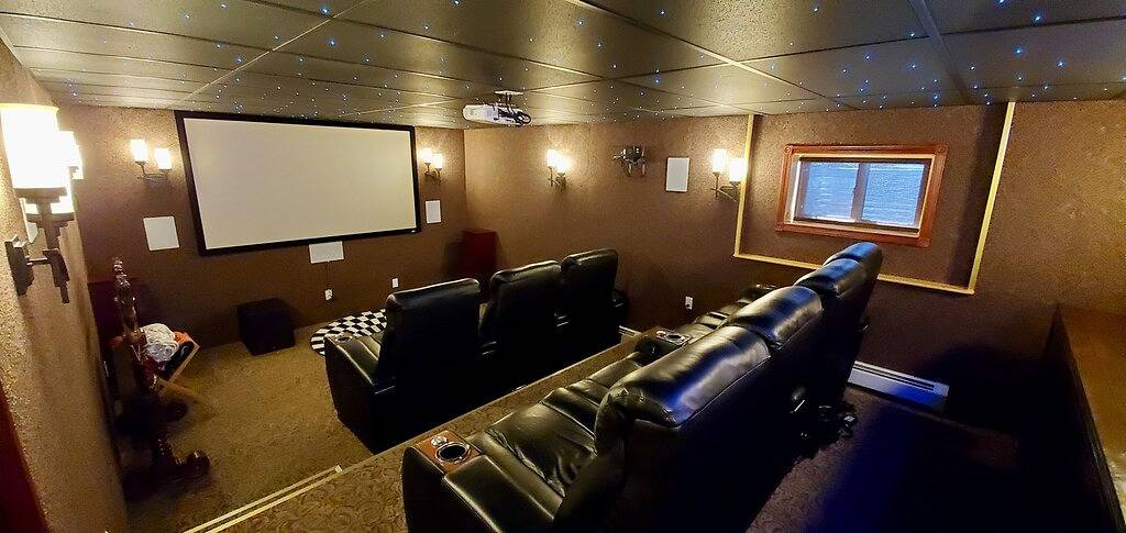 Golfcourse Getaway - Spacious and Relaxing Log Home in Anaconda-Deer Lodge County, Deer Lodge County