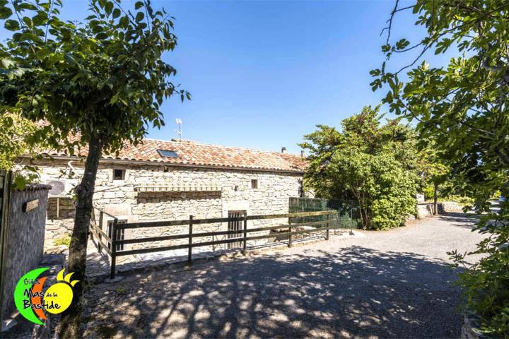 Maison de vacances pour 8 personnes, avec bassin pour enfant et jardin, animaux acceptés