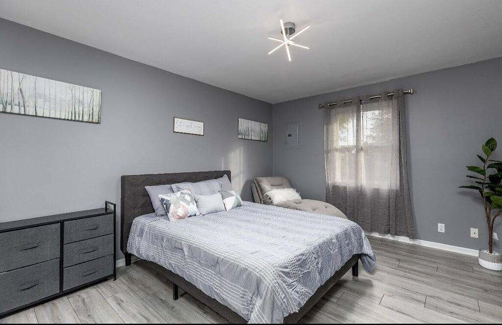 Luxury Chic Villa with Fireplace in Ottawa, LaSalle County