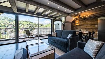 Gîte pour 15 personnes, avec balcon dans Office De Tourisme Des Albiez