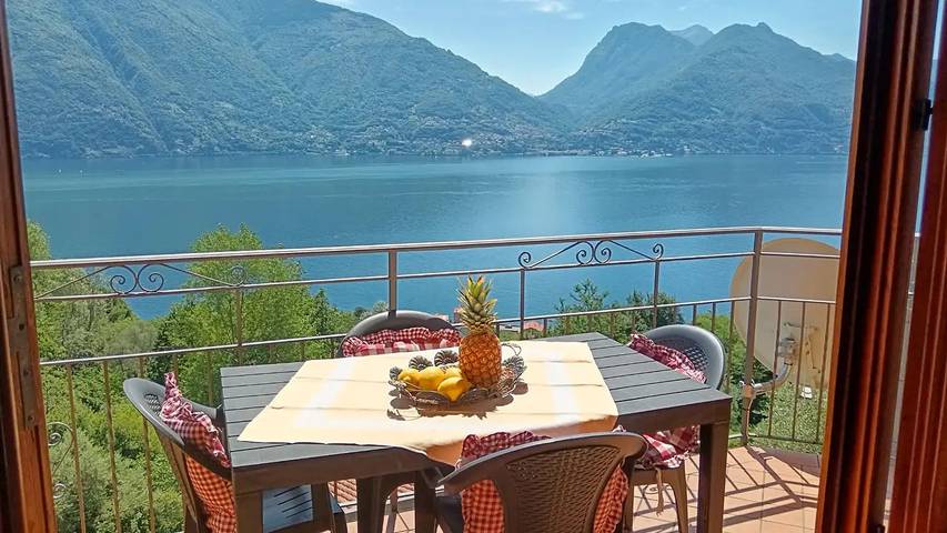 Ferienwohnung für 4 Personen, mit Balkon in Santa Maria Rezzonico