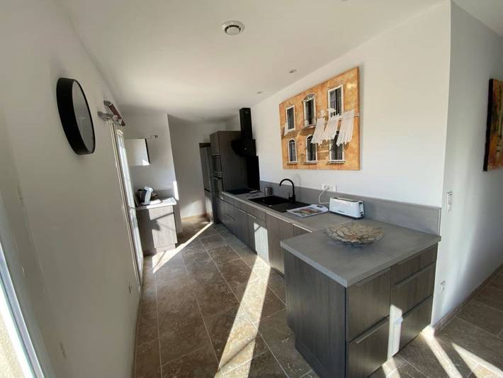 Location de vacances pour 6 personnes, avec terrasse et piscine à Tavel - 4