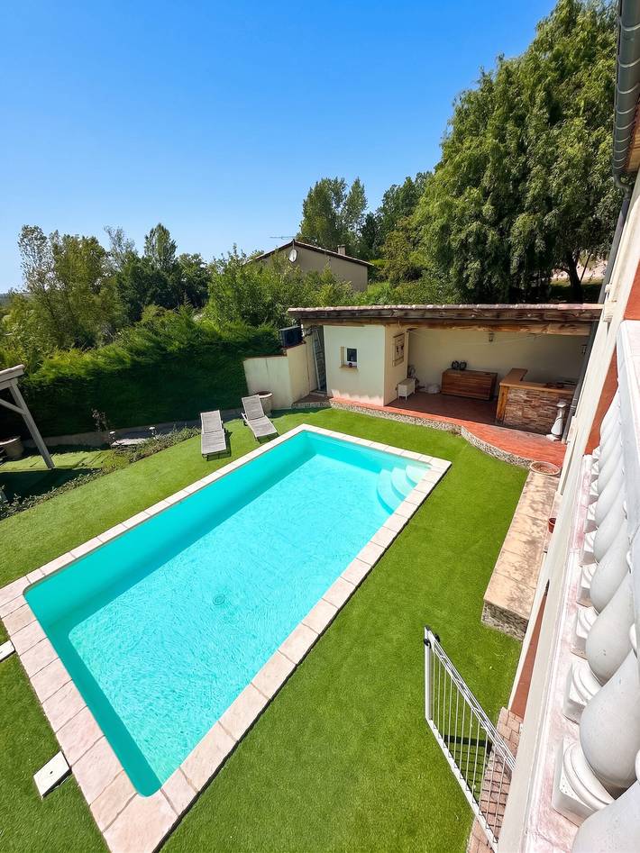 Location de vacances pour 6 personnes, avec Balcon/Terrasse et Jacuzzi ainsi que Terrasse et Jardin à Monclar-de-Quercy - 2