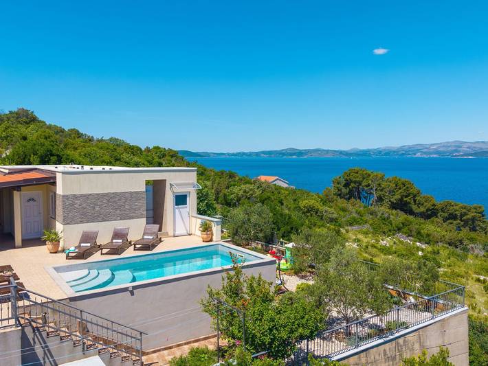Vila Vita - 200m vom Strand mit beheiztem Pool in Solta