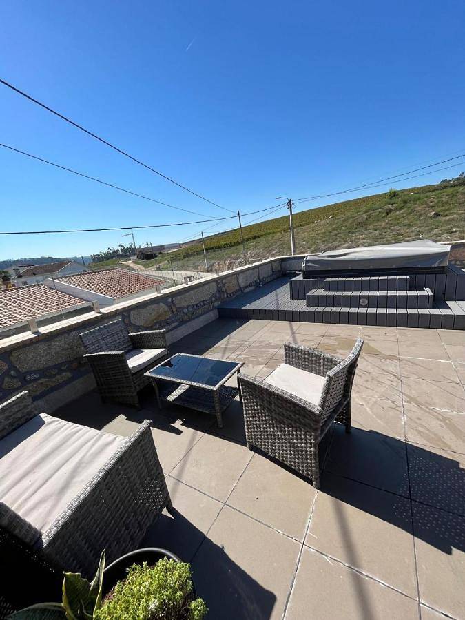 Location de vacances pour 6 personnes, avec jardin ainsi que piscine et vue à Lousada - 4